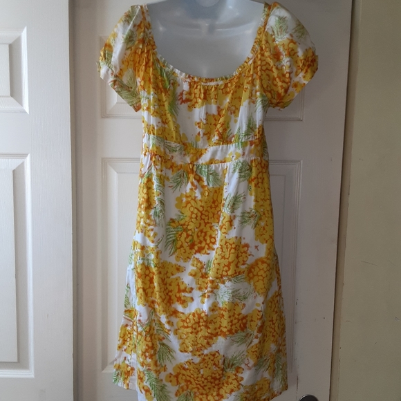 Diane von Furstenberge  yellow, green and white floral  dress, size 8 - Picture 7 of 14